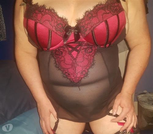 Nevine, escort in Trieste id2122